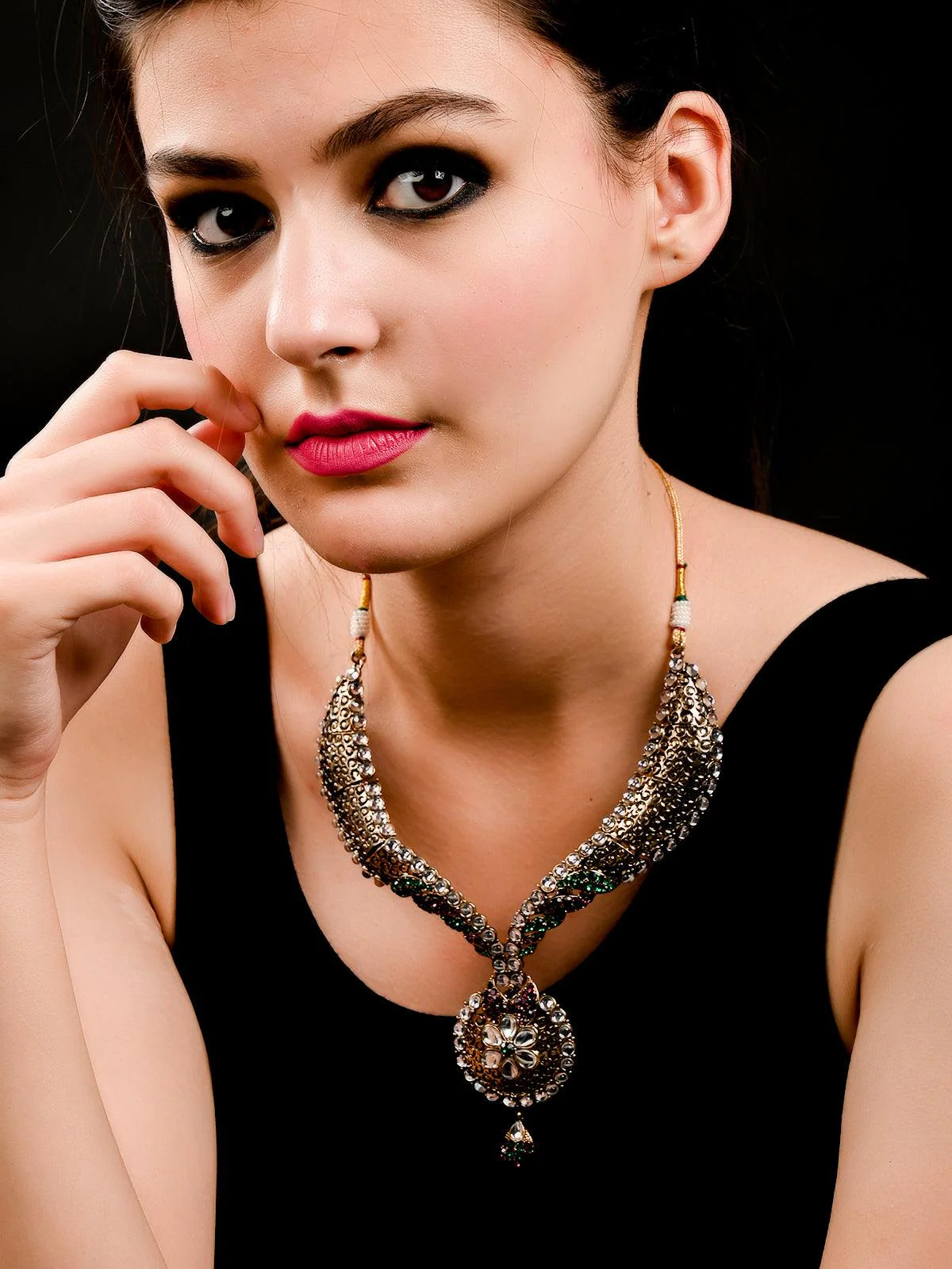 Odette Women Antique Kundan Necklace - Image 2