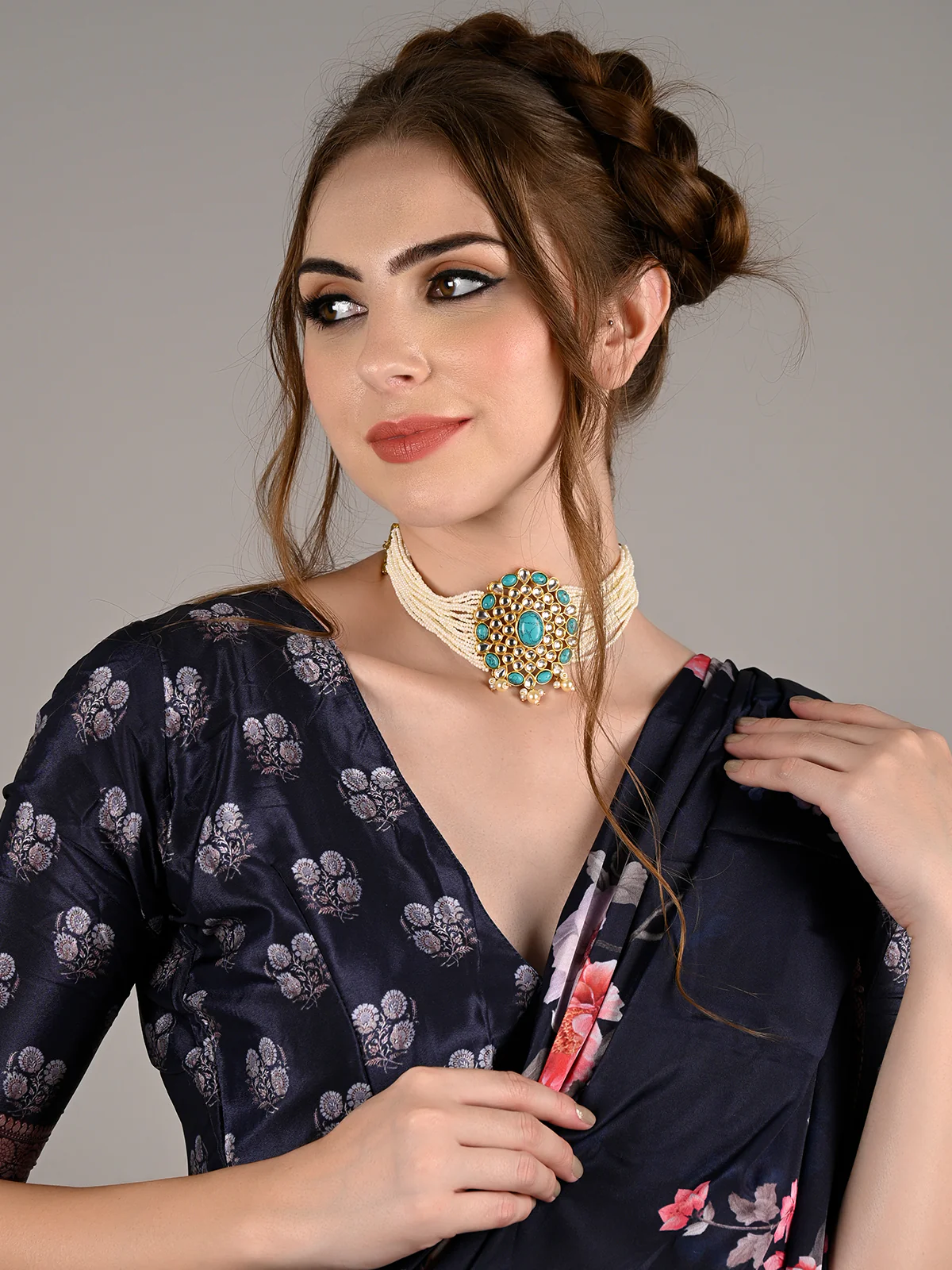 Odette Women Blue Metal Choker Set - Image 2