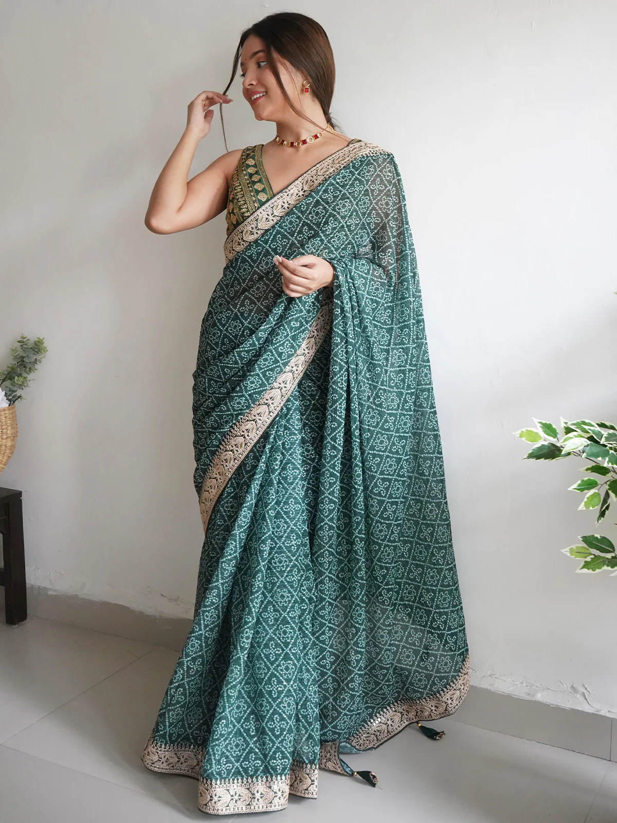 Odette Women Beautiful Green Georgette Saree With Unstitched Blouse - Image 2