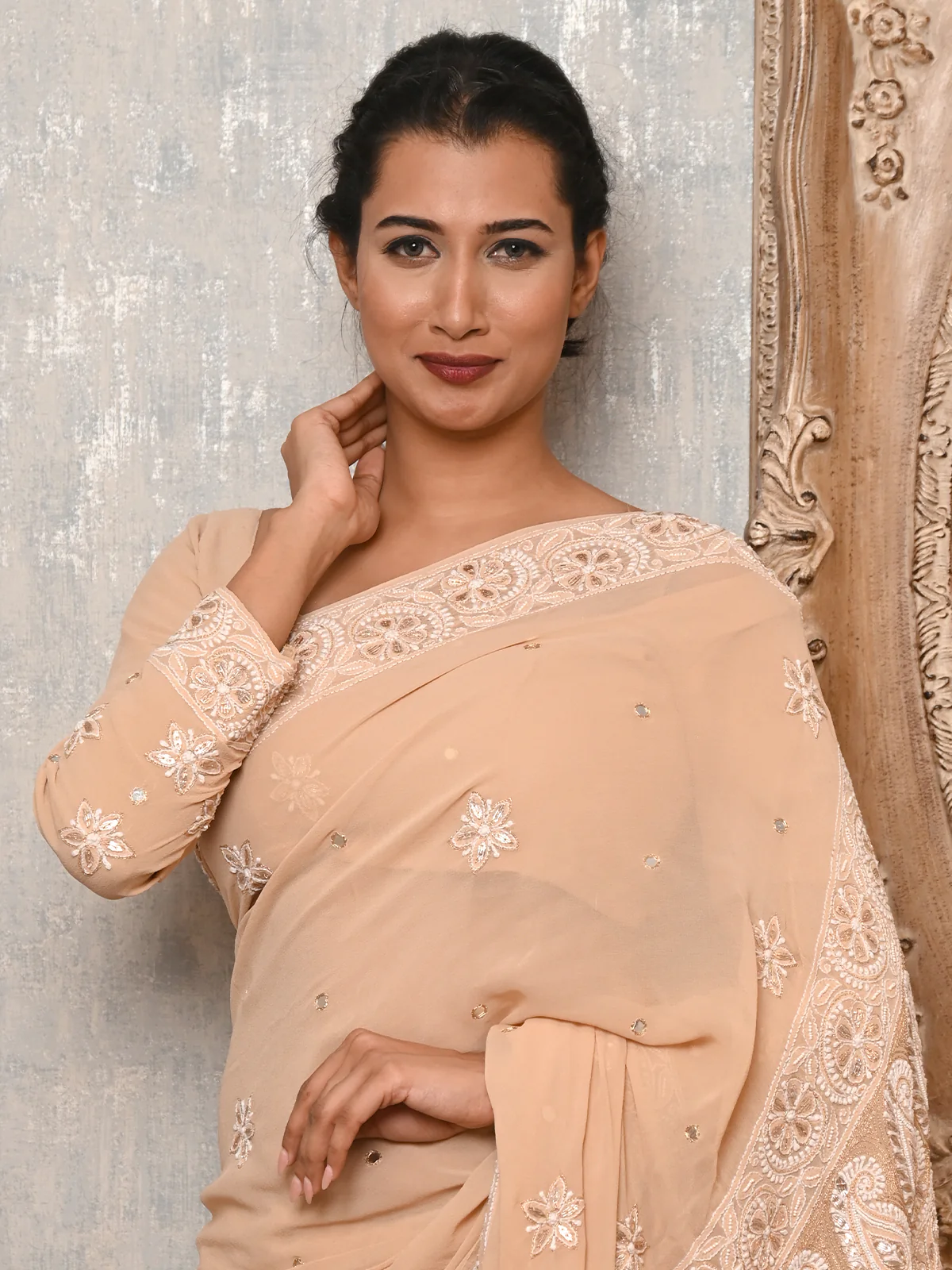 Odette Women Peach Georgette Chikankari Gotapatti Embroidered Saree With Unstitched Blouse - Image 4