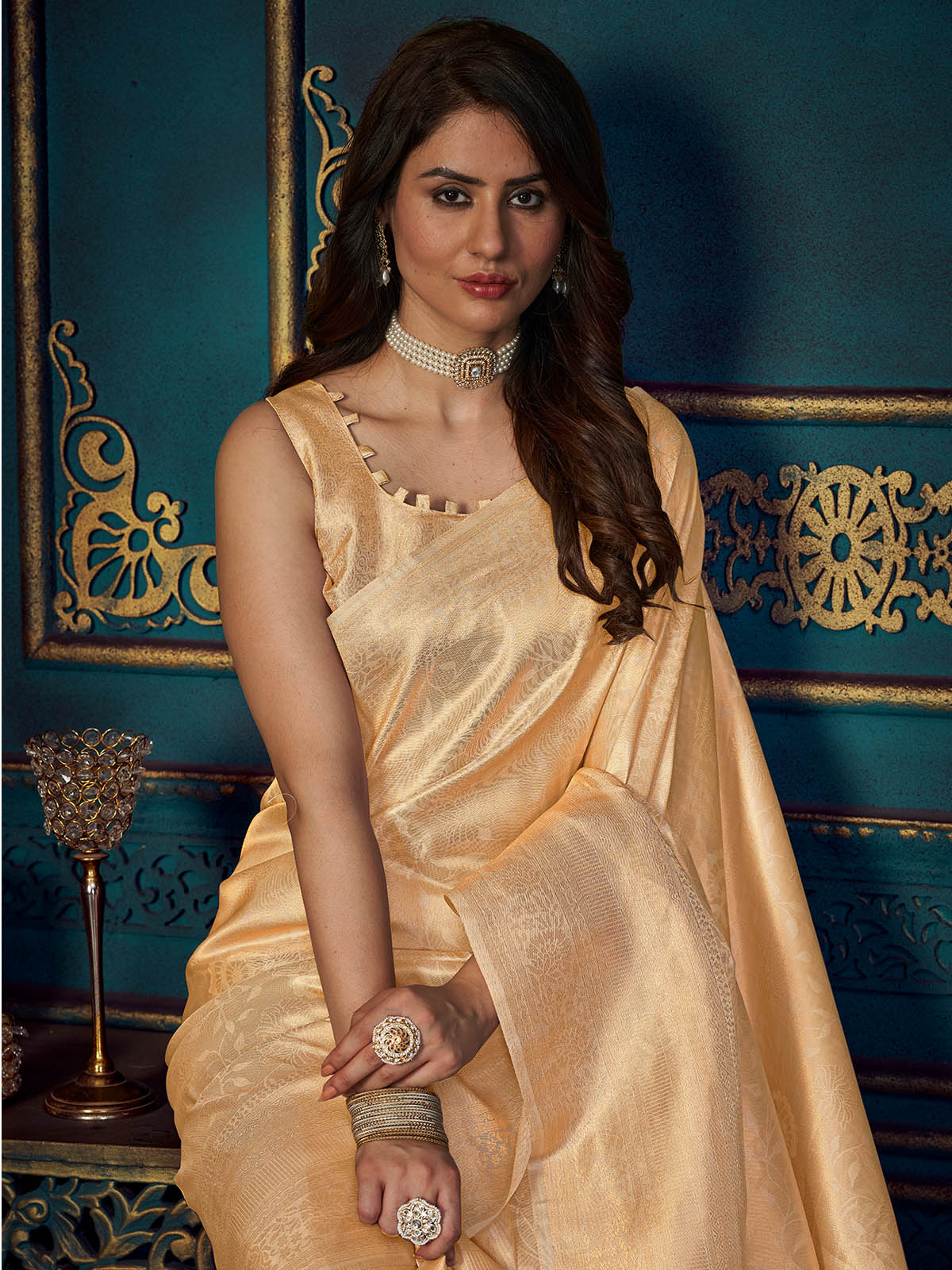 Odette Women Beige Silk Blend Woven Saree With Unstitched Blouse - Image 3
