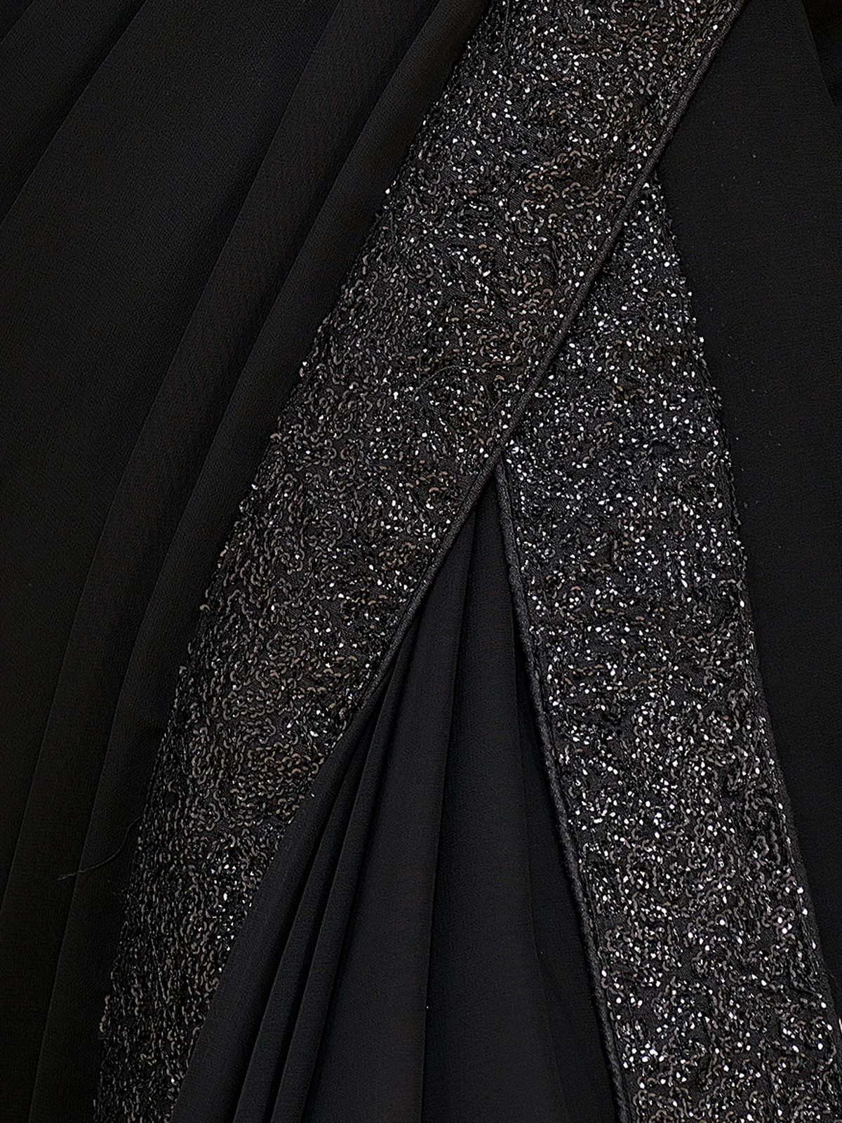 Odette Women Black Georgette Embellished Saree With Unstitched Blouse - Image 5
