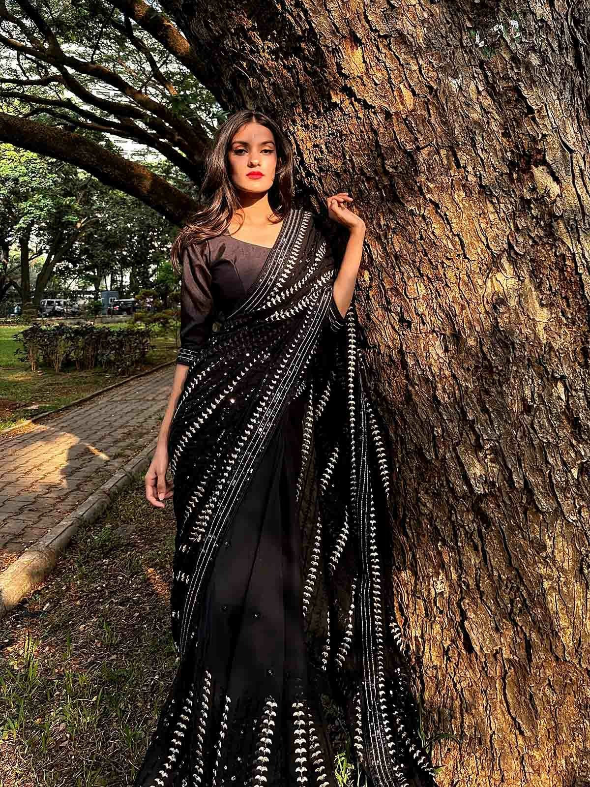 Odette Women Black And Gold Georgette Sequin Saree With Blouse Piece - Image 3