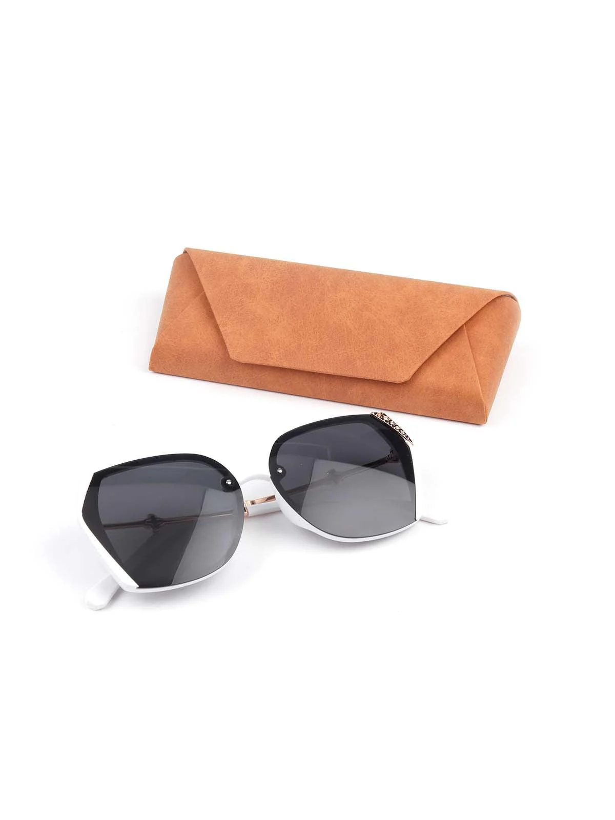 Odette Black Shaded Studded Sunglasses For Women - Image 3