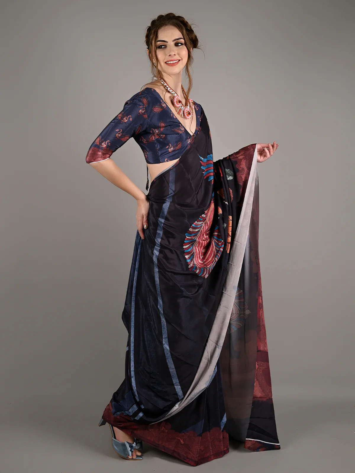 Odette Women Black Silk Crepe Digital Print Saree With Unstitched Blouse - Image 2