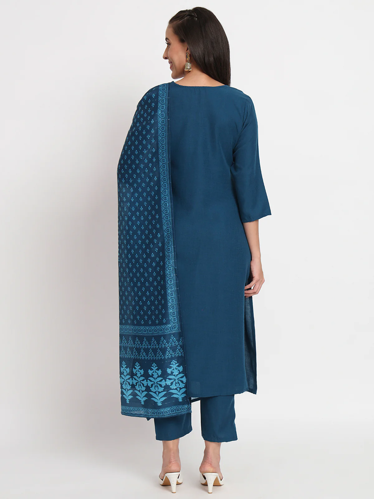 Odette Women Blue Cotton Blend Embroidered Stitched Kurta Set - Image 4