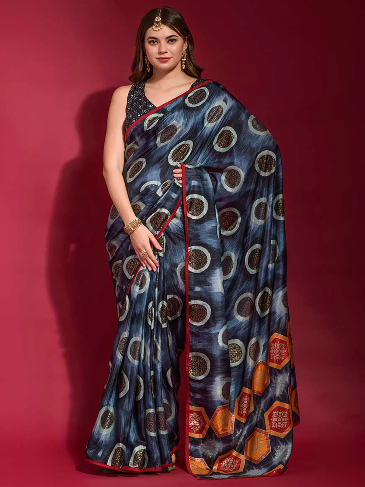Odette Women Multicolor Silk Blend Saree With Blouse Piece