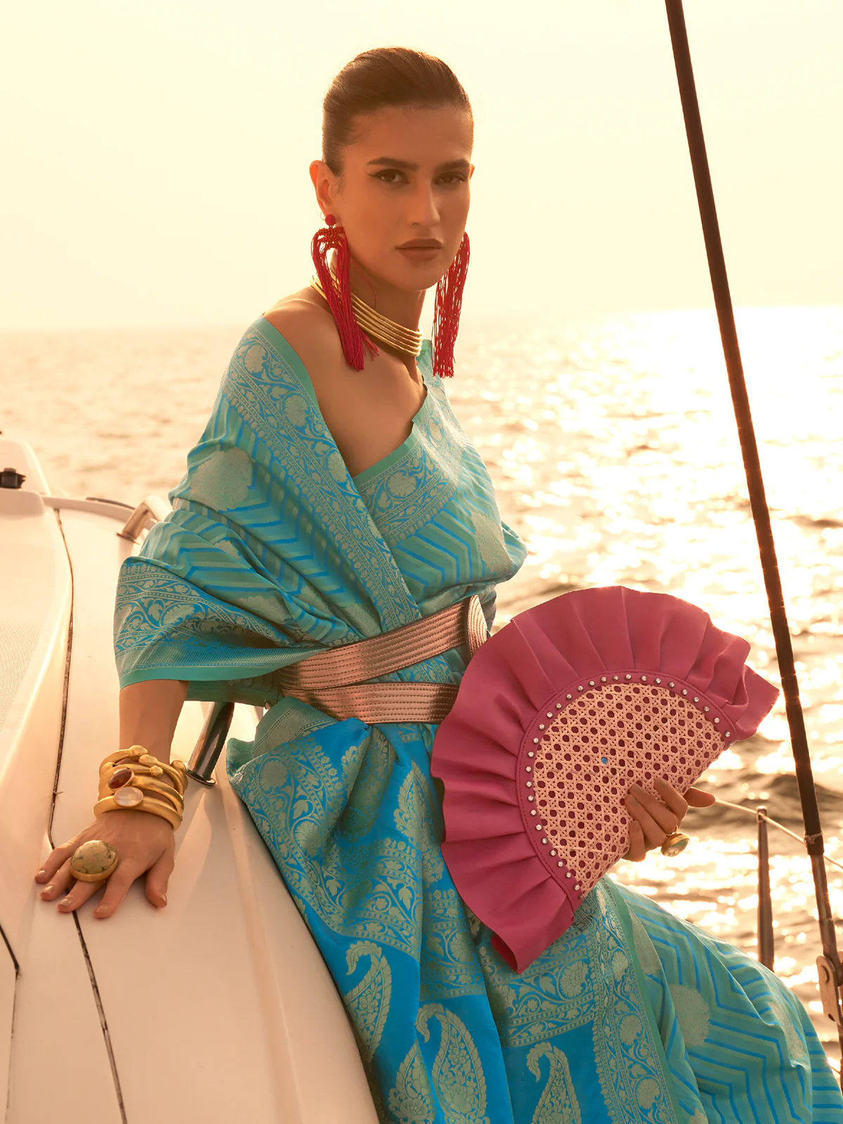 Odette Women Blue Silk Blend Woven Saree With Unstitched Blouse - Image 2