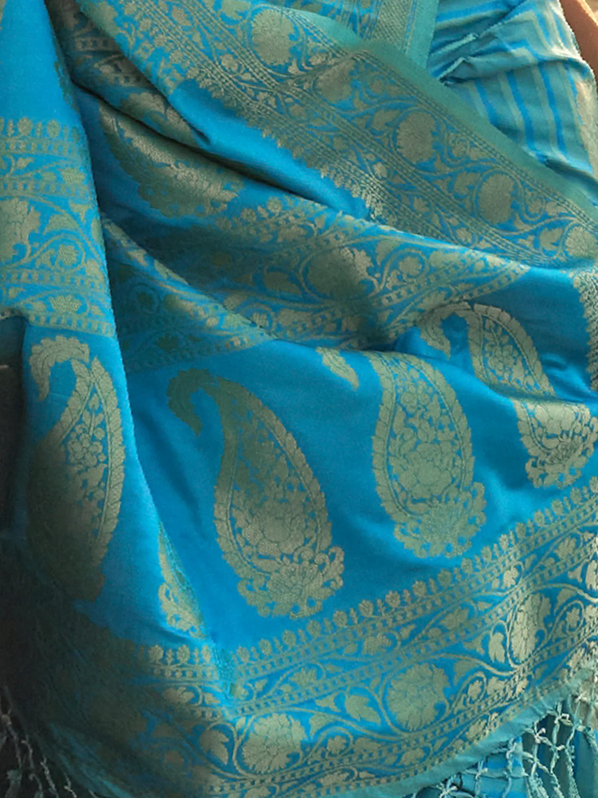 Odette Women Blue Silk Blend Woven Saree With Unstitched Blouse - Image 3