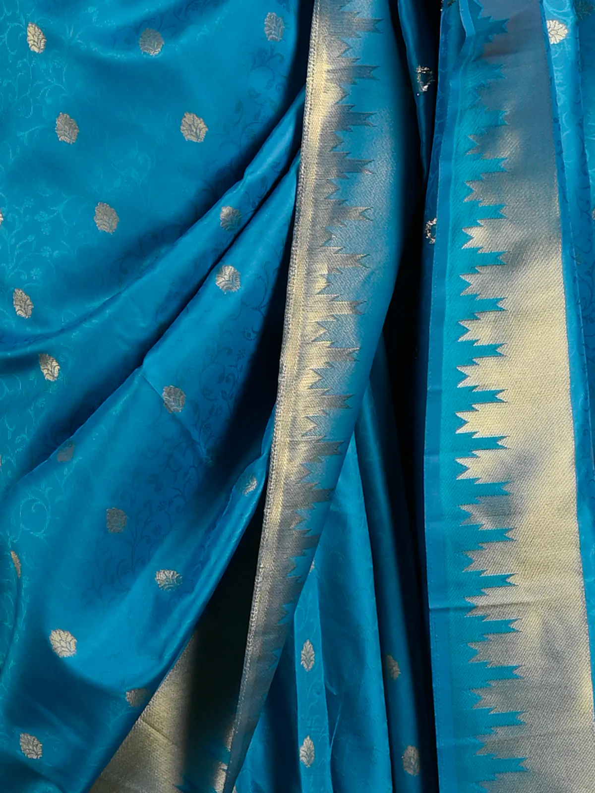 Odette Women Blue Silk Woven Saree With Unstitched Blouse - Image 4