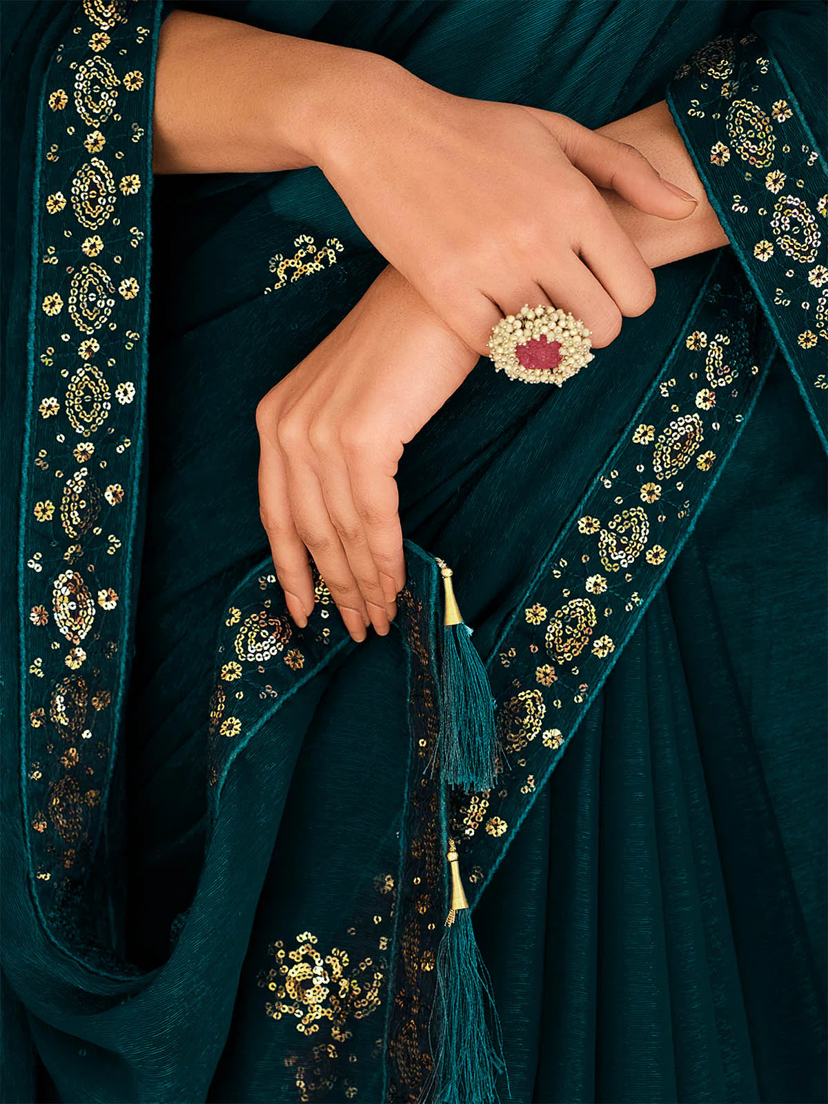 Odette Women Classic Teal Chinon Saree With Unstitched Blouse - Image 4