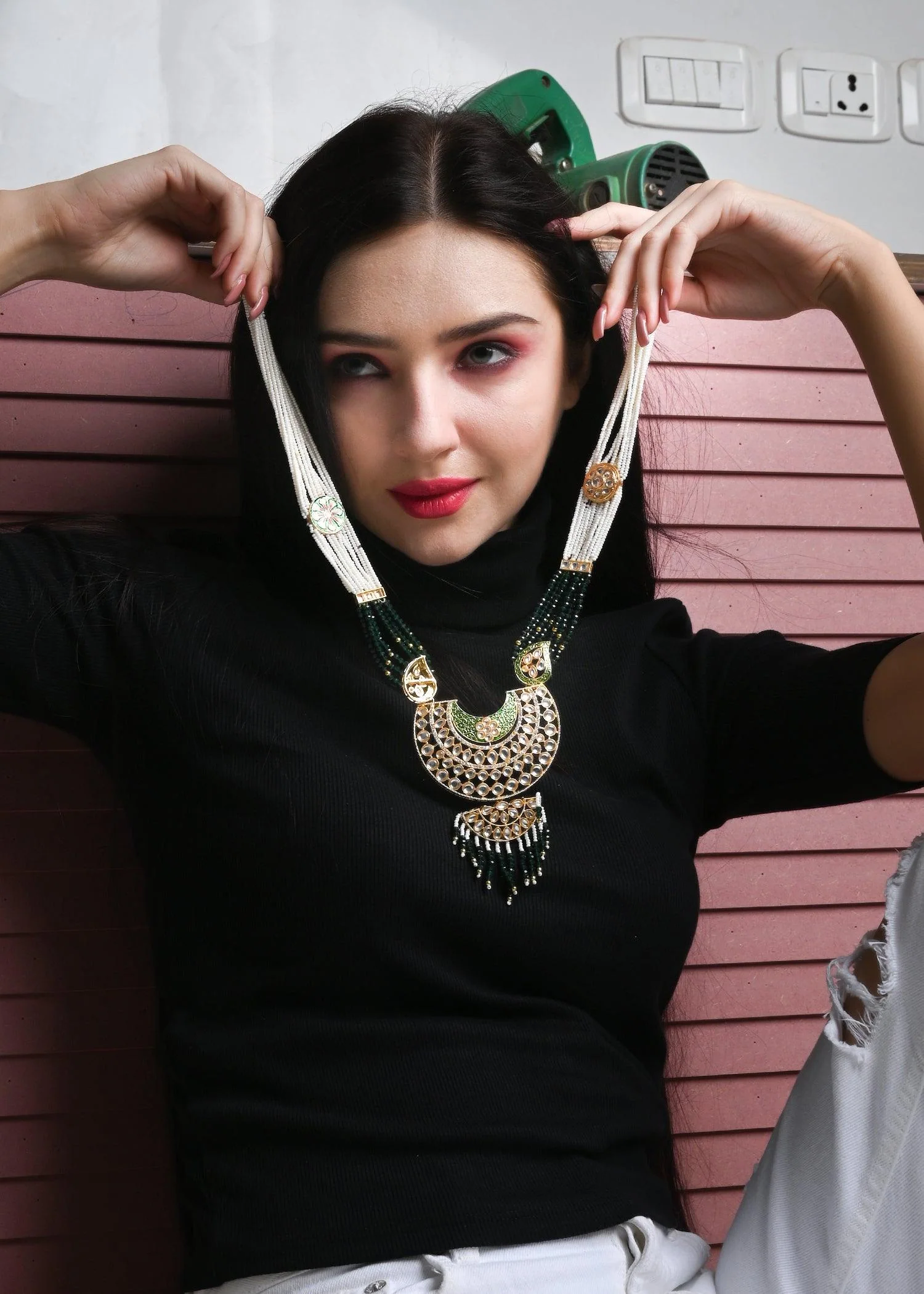 Odette Women Classy Green Necklace Set
