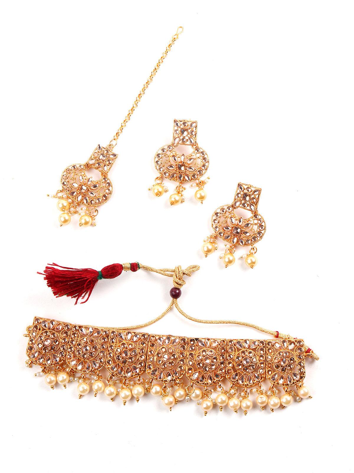 Odette Women Gold Semiprecious Kundan & Pearl Necklace With Earrings & Maang Teeka - Image 4