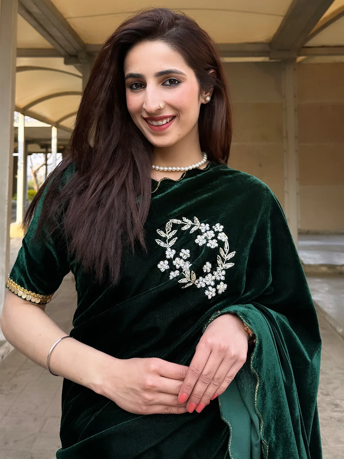 Odette Women Velvet Embroidered Green Saree With Blouse Piece - Image 3