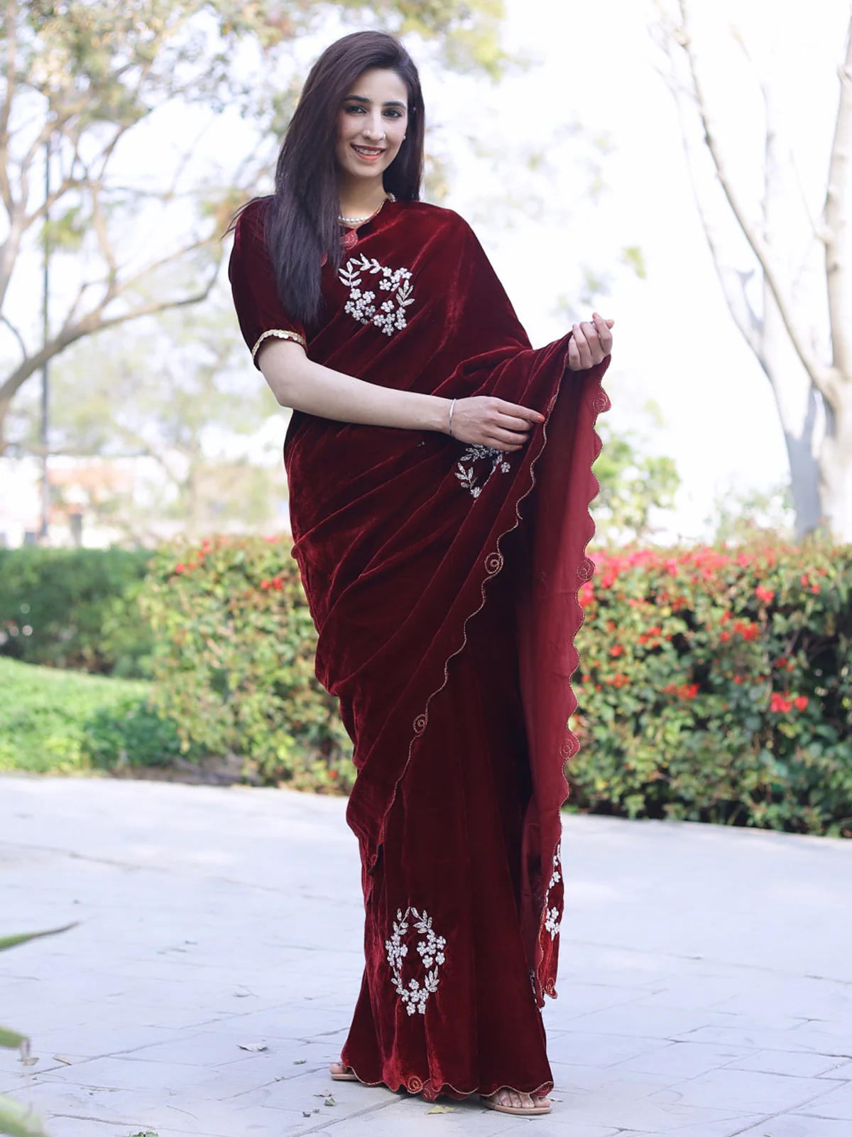 Odette Women Velvet Embroidered Red Saree With Blouse Piece - Image 2