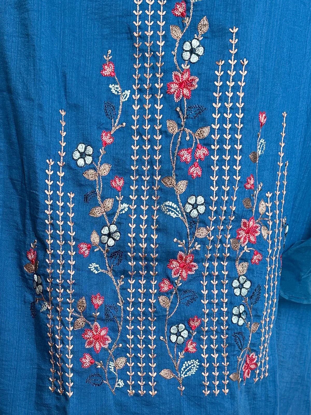 Odette Women Blue Embroidered Silk Blend Stitched Kurta Set - Image 6