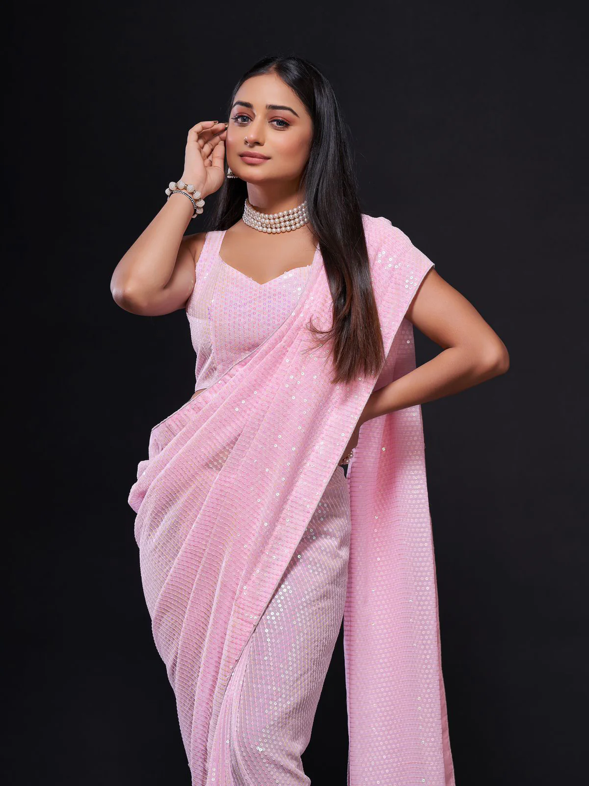 Odette Women Pink Embellished Georgette Saree With Unstitched Blouse - Image 4