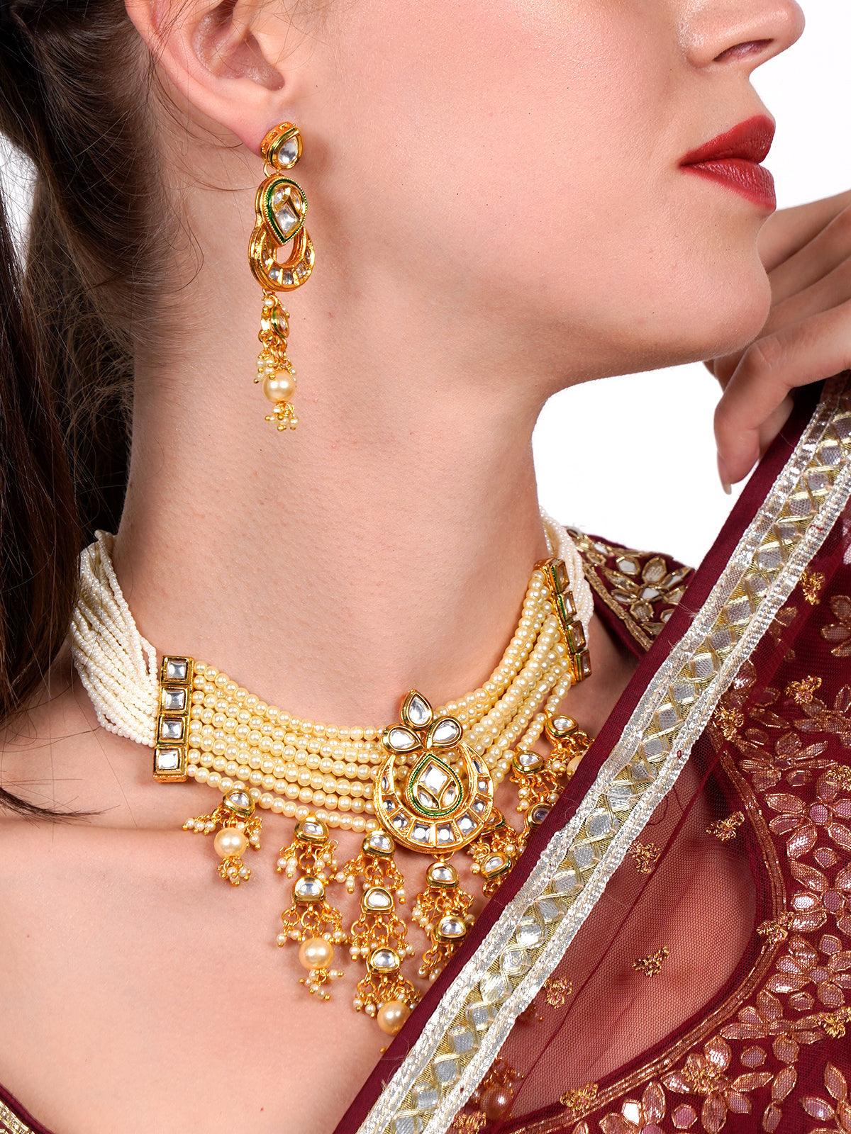 Odette Women Ponderous Pearl Kundan Choker With Earrings!