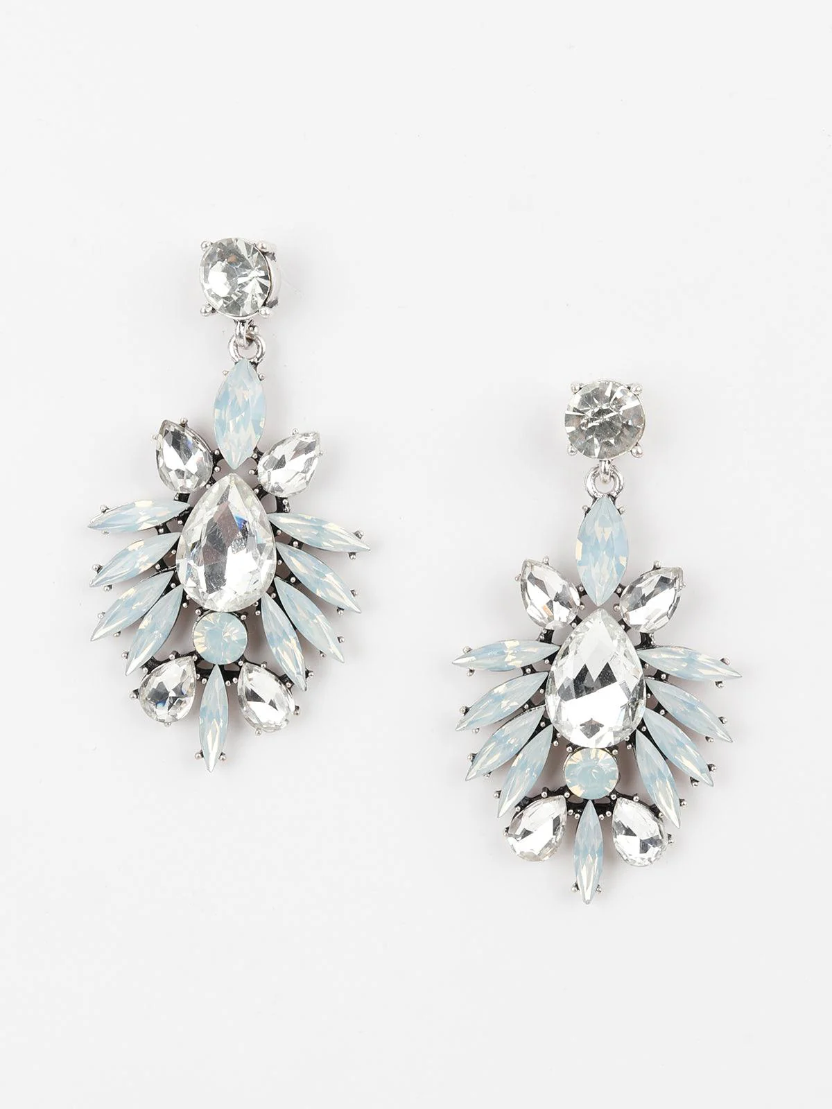 Odette Women Silver Leafy Dangle Earrings At - Image 4