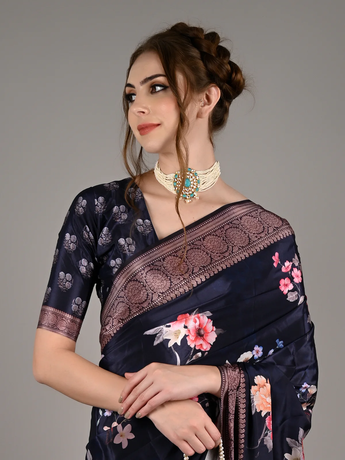 Odette Women Dark Blue Silk Crepe Floral Printed Saree With Unstitched Blouse - Image 3