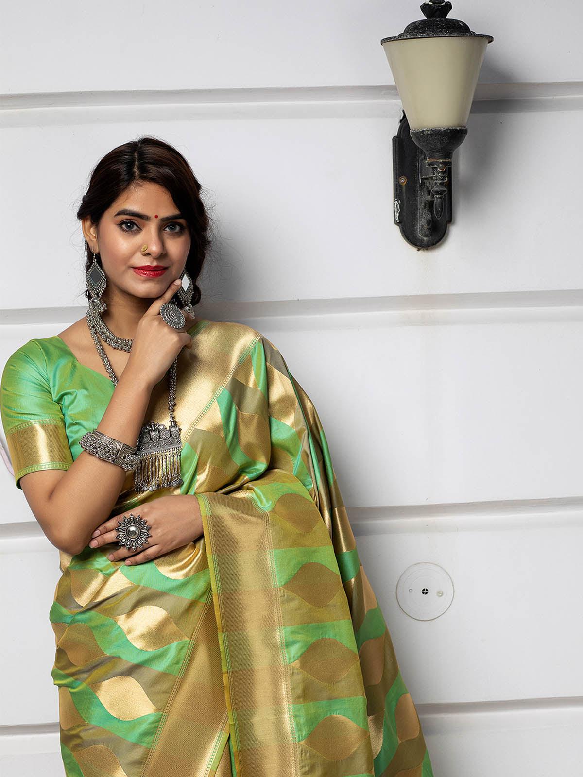 Odette Women Designer Green Banarasi Silk Saree With Unstitched Blouse - Image 4