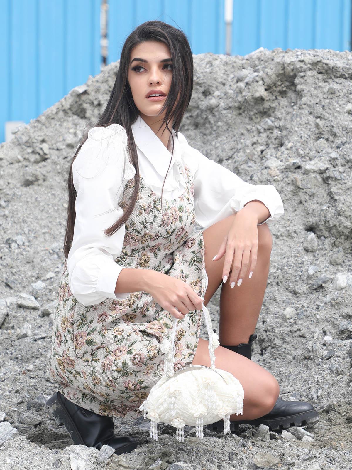 Odette Women Embellished White Batua - Image 2