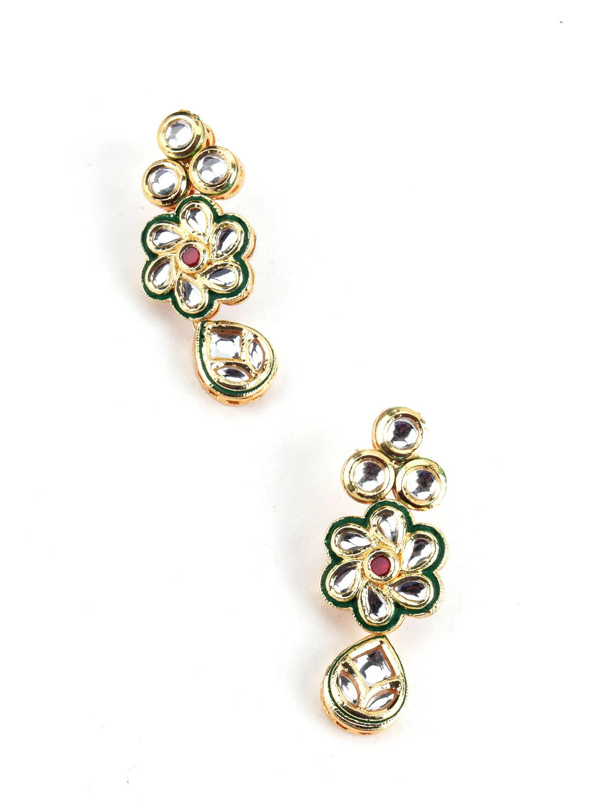 Odette Women Enticing Gold Tone Kundan Earrings With Maang-Teeka - Image 4