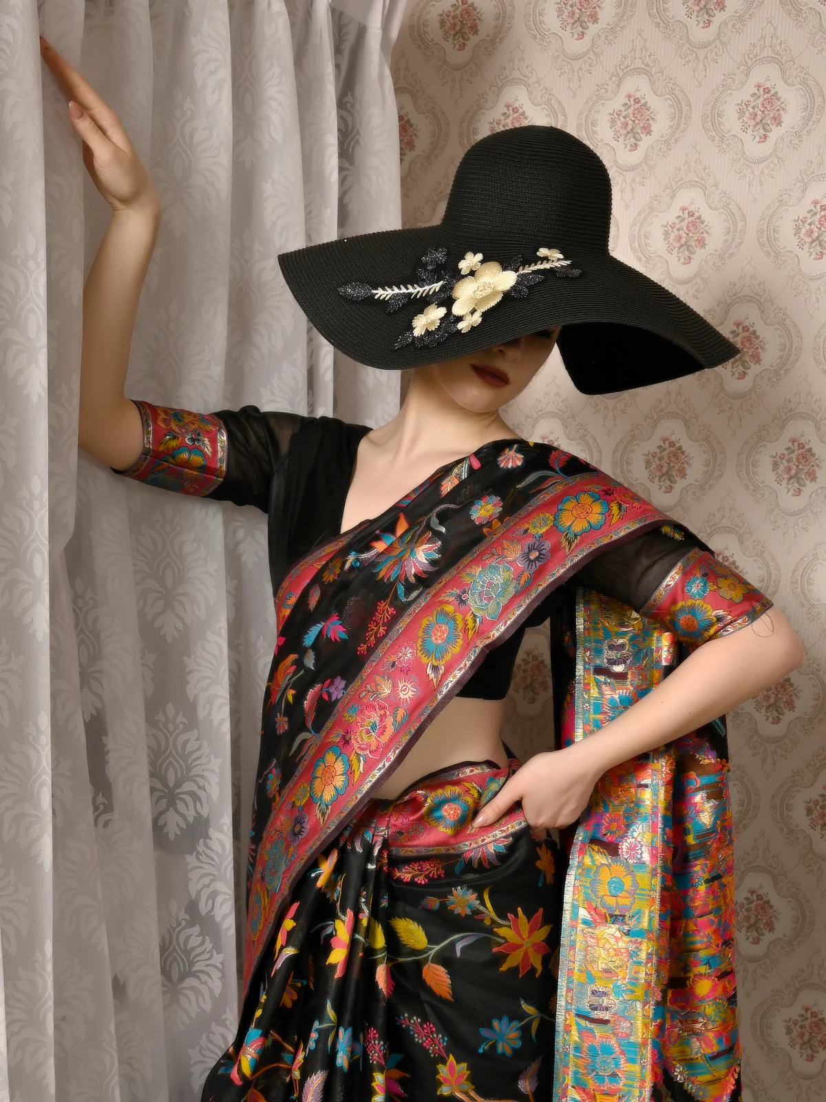 Odette Women Festive Black Silk Blend Woven Saree With Unstitched Blouse - Image 4