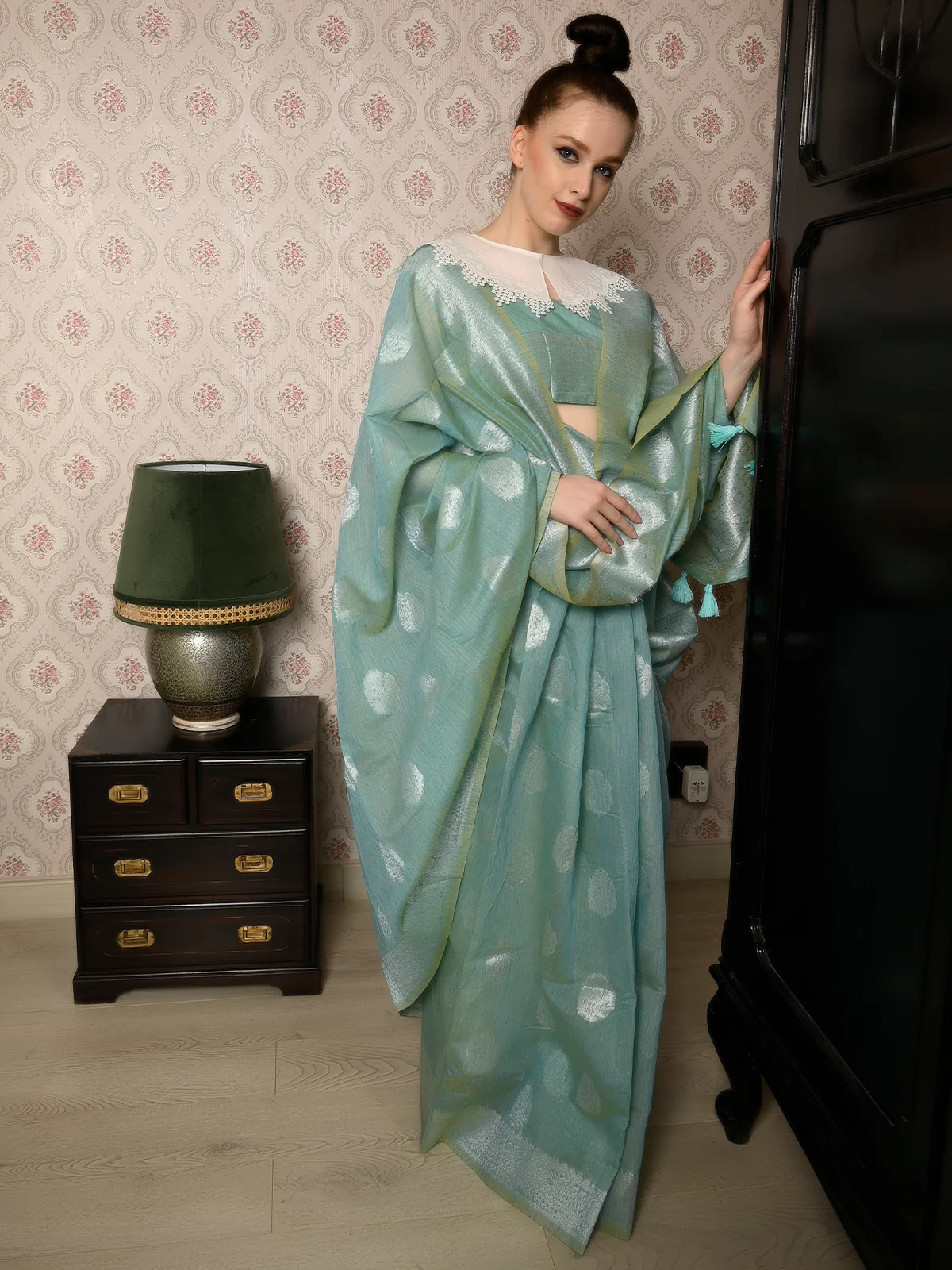 Odette Women Festive Sea Green Linen Blend Woven Saree With Unstitched Blouse