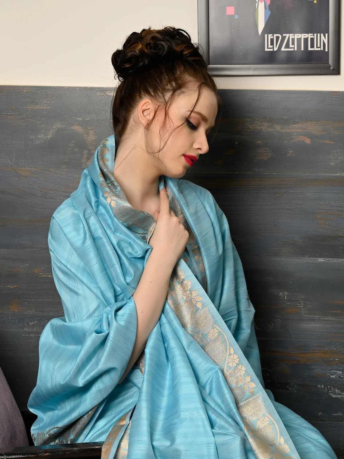 Odette Women Festive Blue Silk Blend Woven Saree With Unstitched Blouse - Image 3