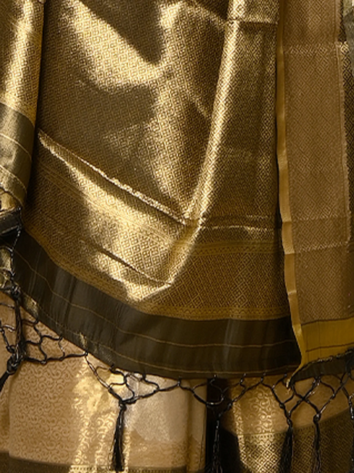 Odette Women Festive Brown Silk Blend Woven Saree With Unstitched Blouse - Image 4