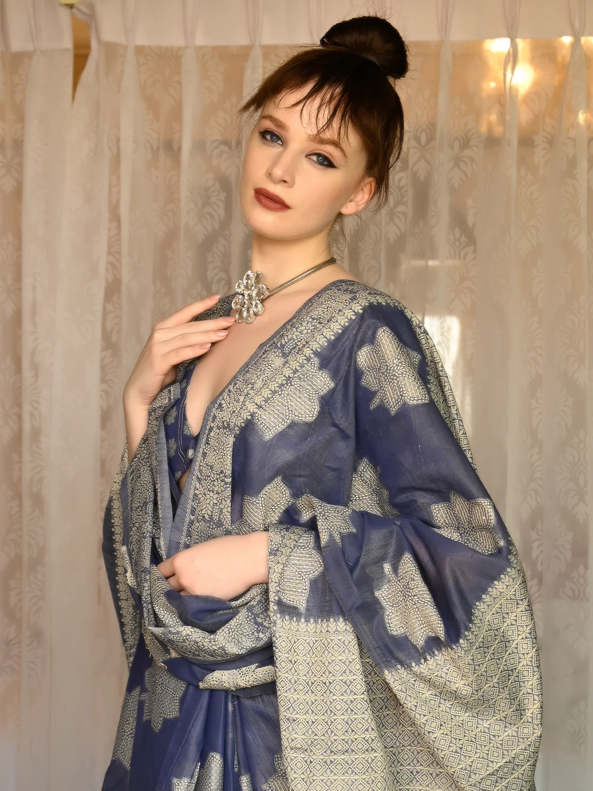 Odette Women Festive Dark Blue Silk Blend Woven Saree With Unstitched Blouse - Image 3
