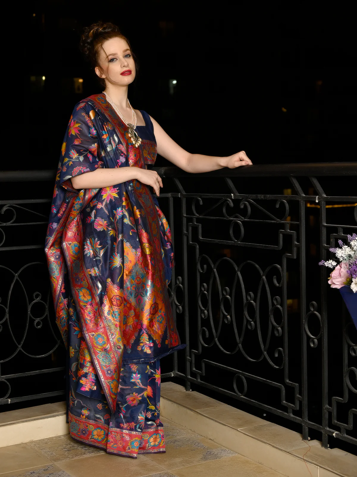 Odette Women Festive Dark Blue Silk Blend Woven Saree With Unstitched Blouse - Image 2