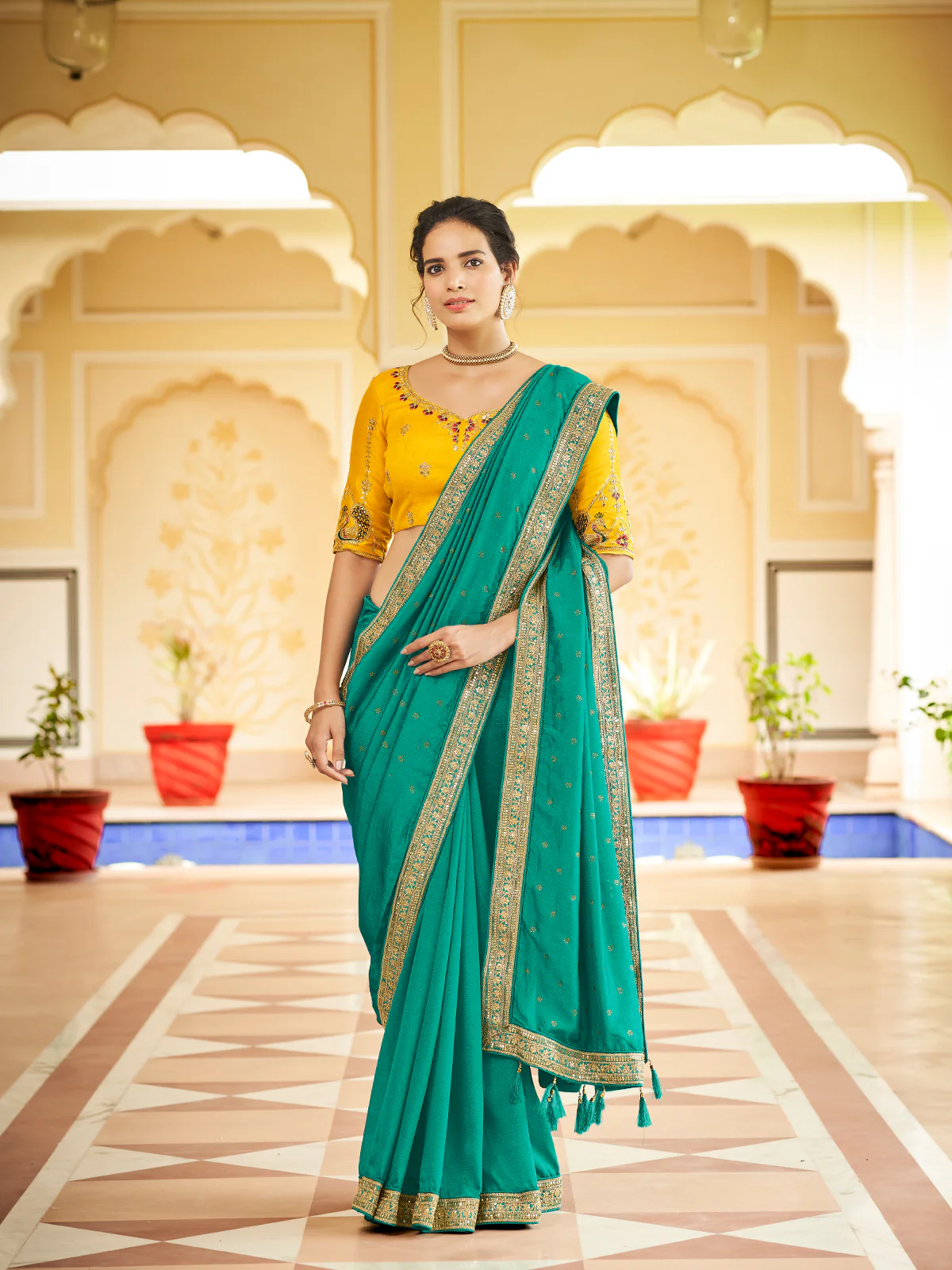 Odette Women Sea Green Saree With Unstitched Blouse - Image 2