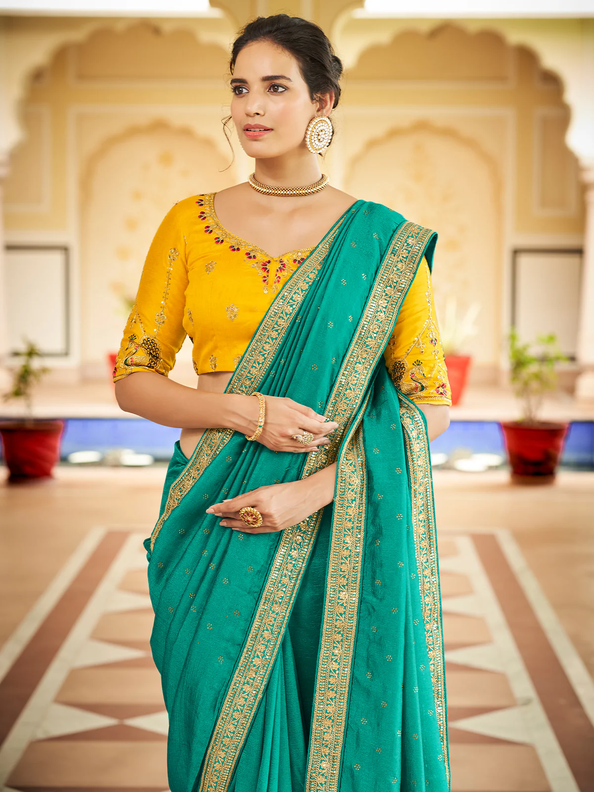 Odette Women Sea Green Saree With Unstitched Blouse - Image 3