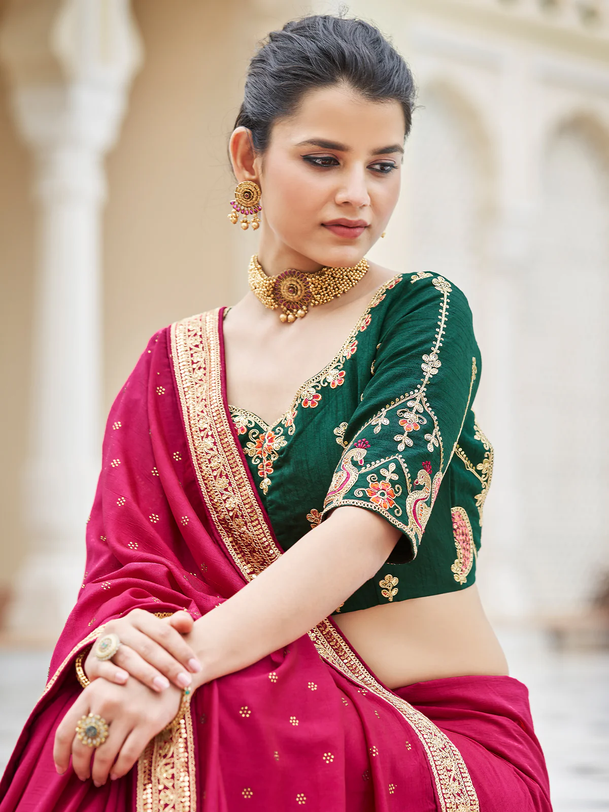 Odette Women Magenta Saree With Unstitched Blouse - Image 3