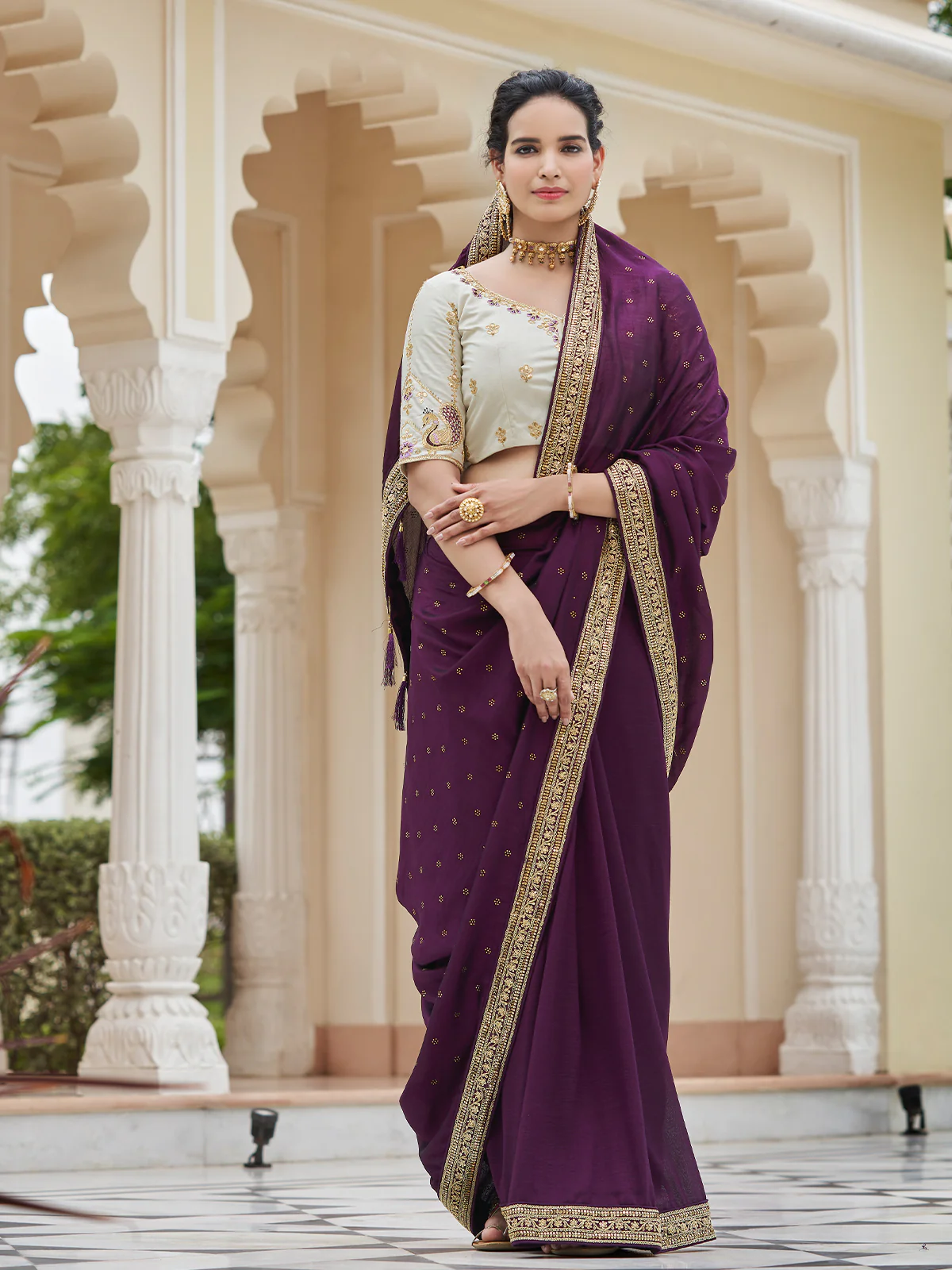 Odette Women Violet Saree With Unstitched Blouse - Image 2