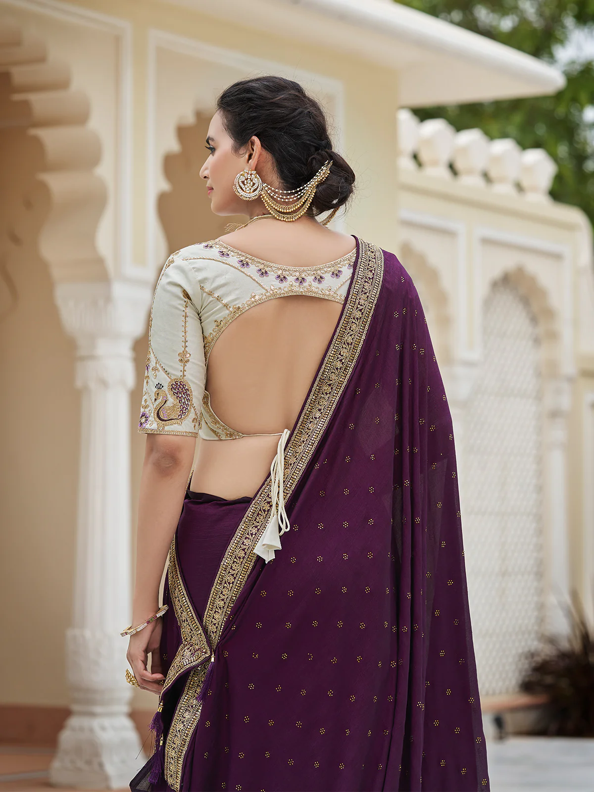 Odette Women Violet Saree With Unstitched Blouse - Image 4