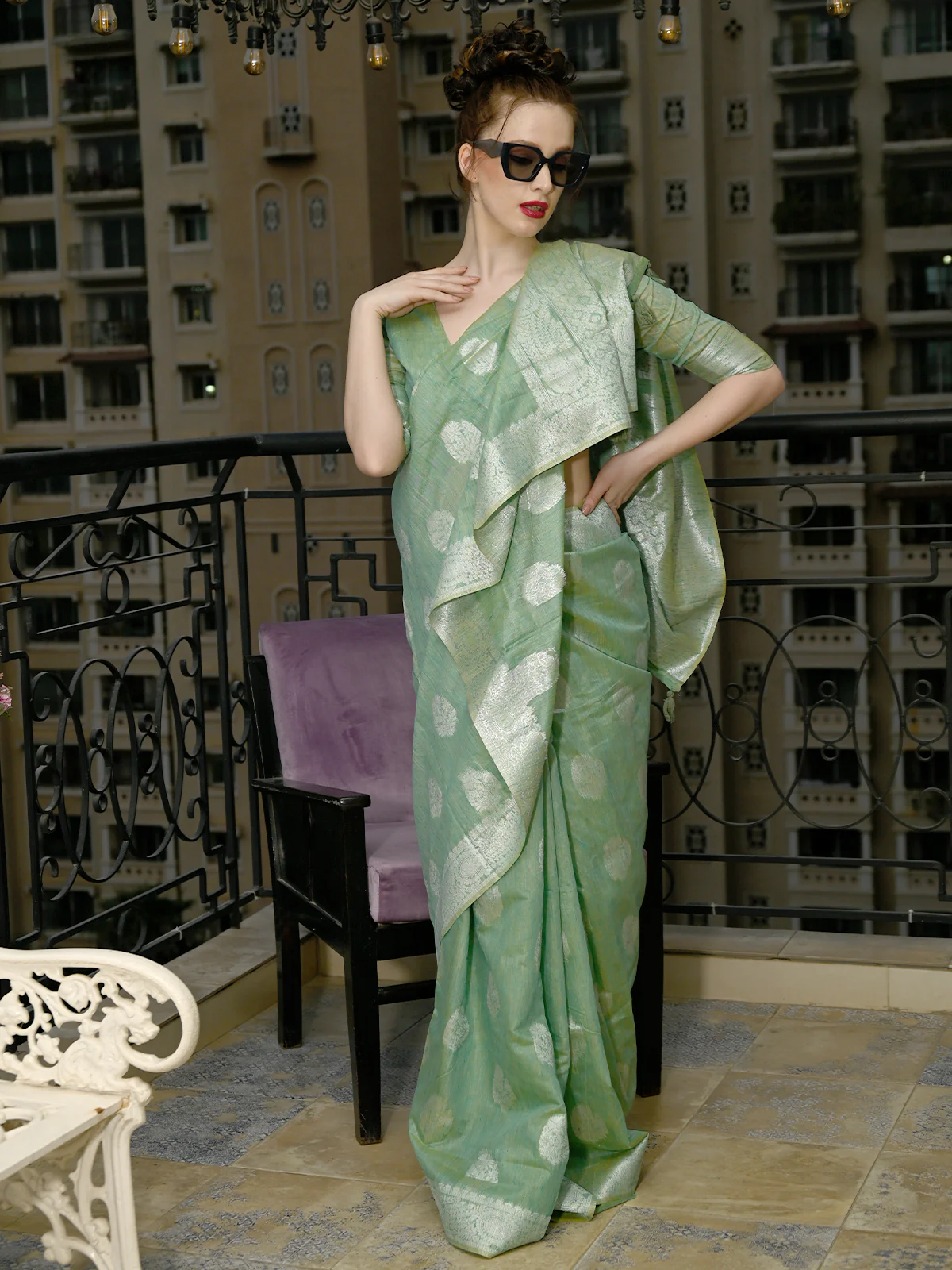 Odette Women Festive Green Linen Blend Woven Saree With Unstitched Blouse - Image 2