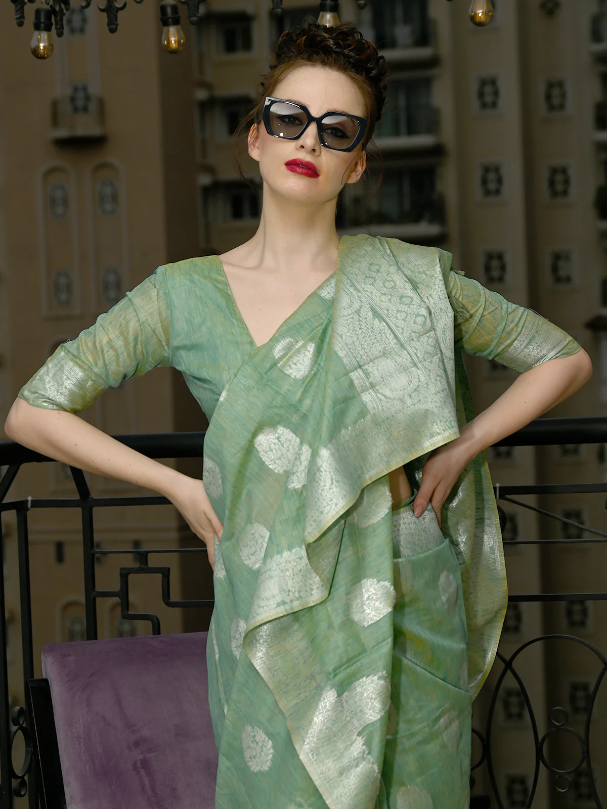 Odette Women Festive Green Linen Blend Woven Saree With Unstitched Blouse - Image 3