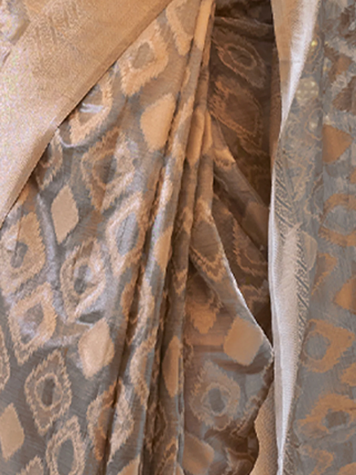 Odette Women Festive Grey Tissue Woven Saree With Unstitched Blouse - Image 5