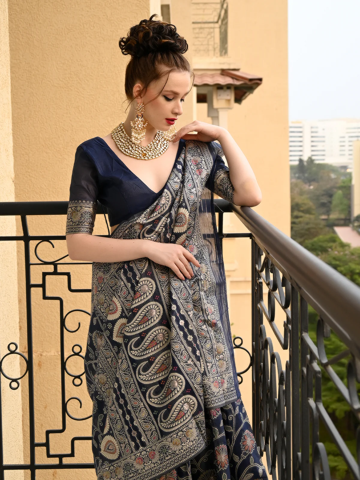 Odette Women Festive Dark Blue Silk Blend Woven Saree With Unstitched Blouse - Image 3