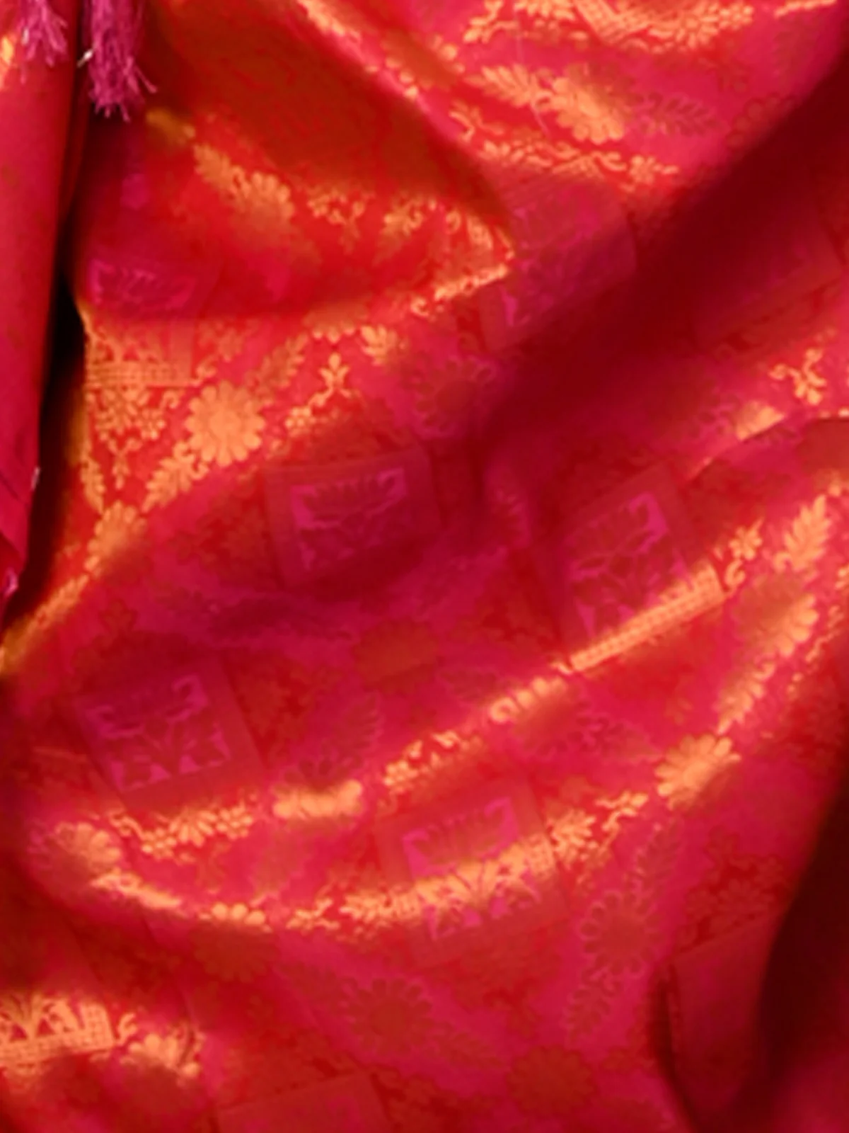 Odette Women Festive Pink Silk Blend Woven Saree With Unstitched Blouse - Image 5