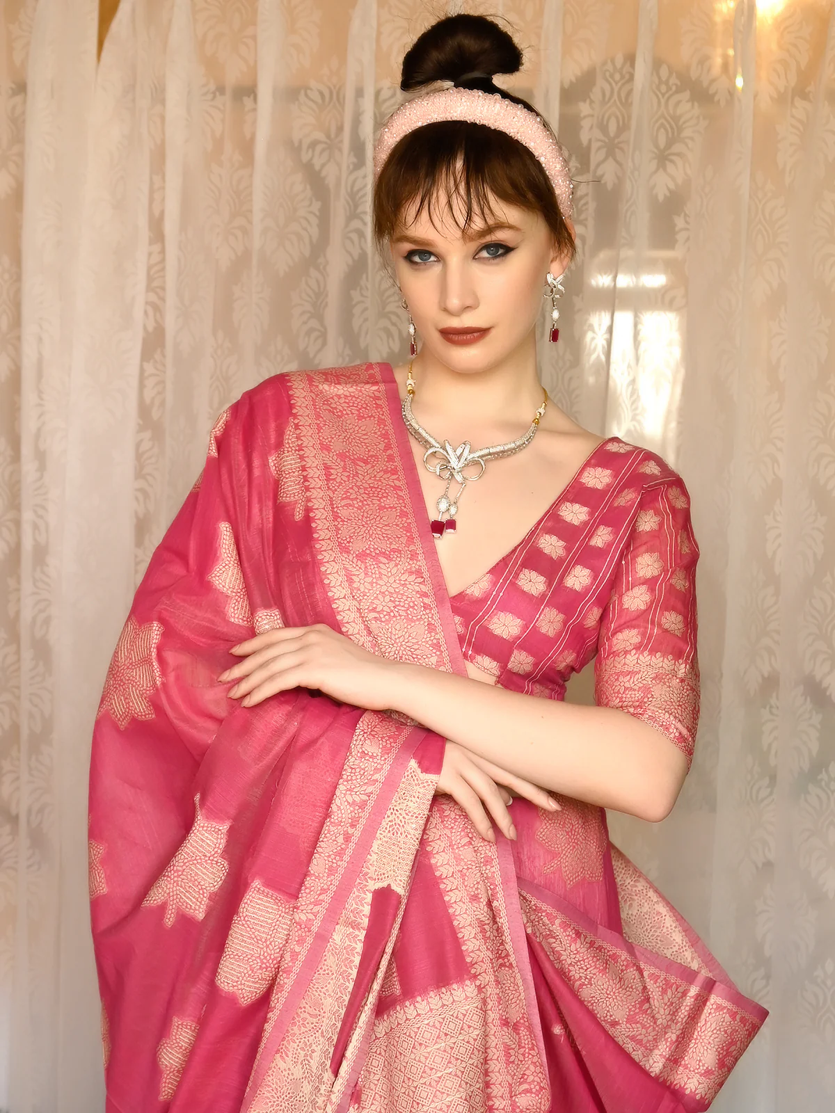 Odette Women Festive Pink Silk Blend Woven Saree With Unstitched Blouse - Image 3