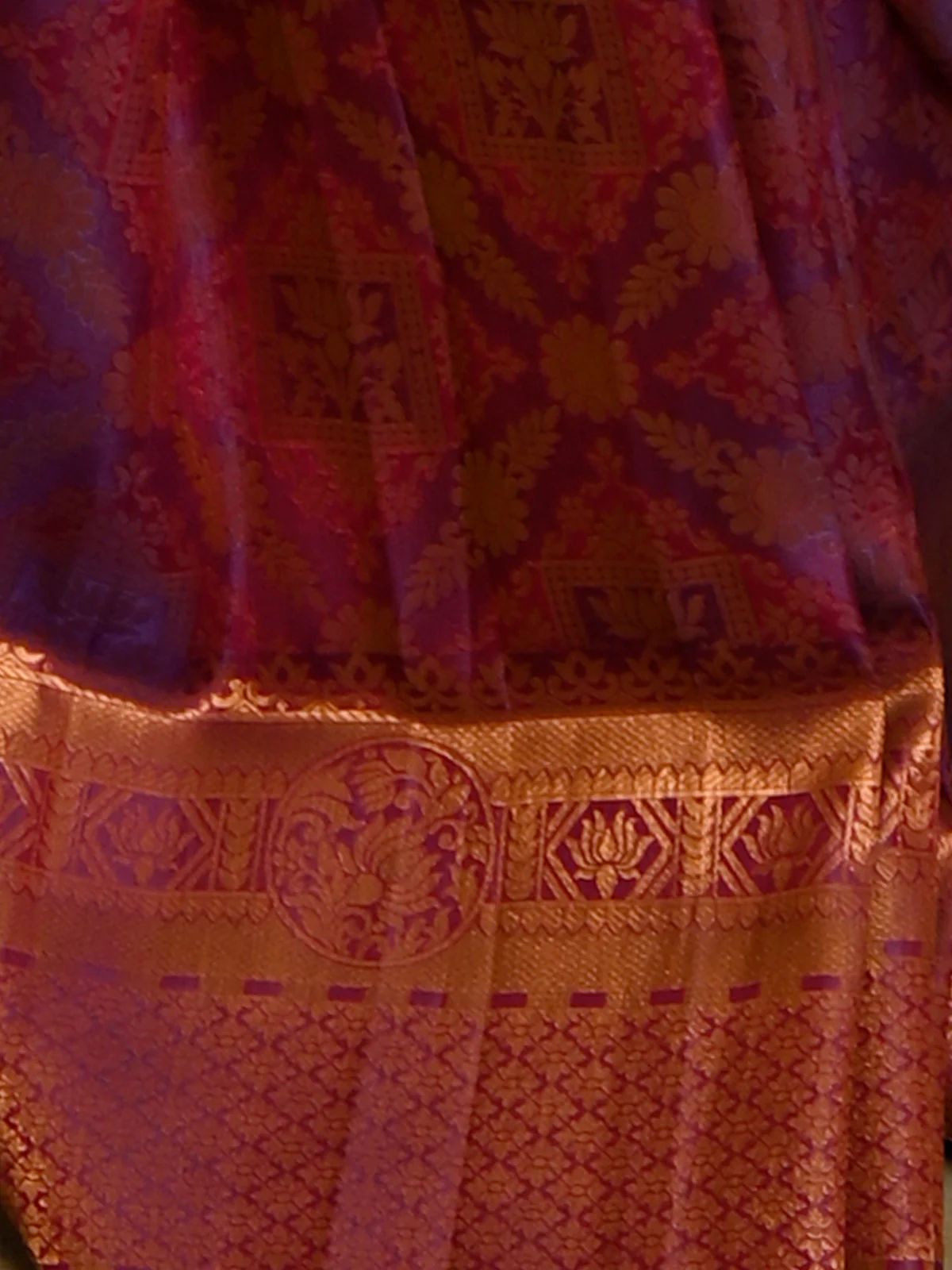 Odette Women Festive Purple Silk Blend Woven Saree With Unstitched Blouse - Image 5
