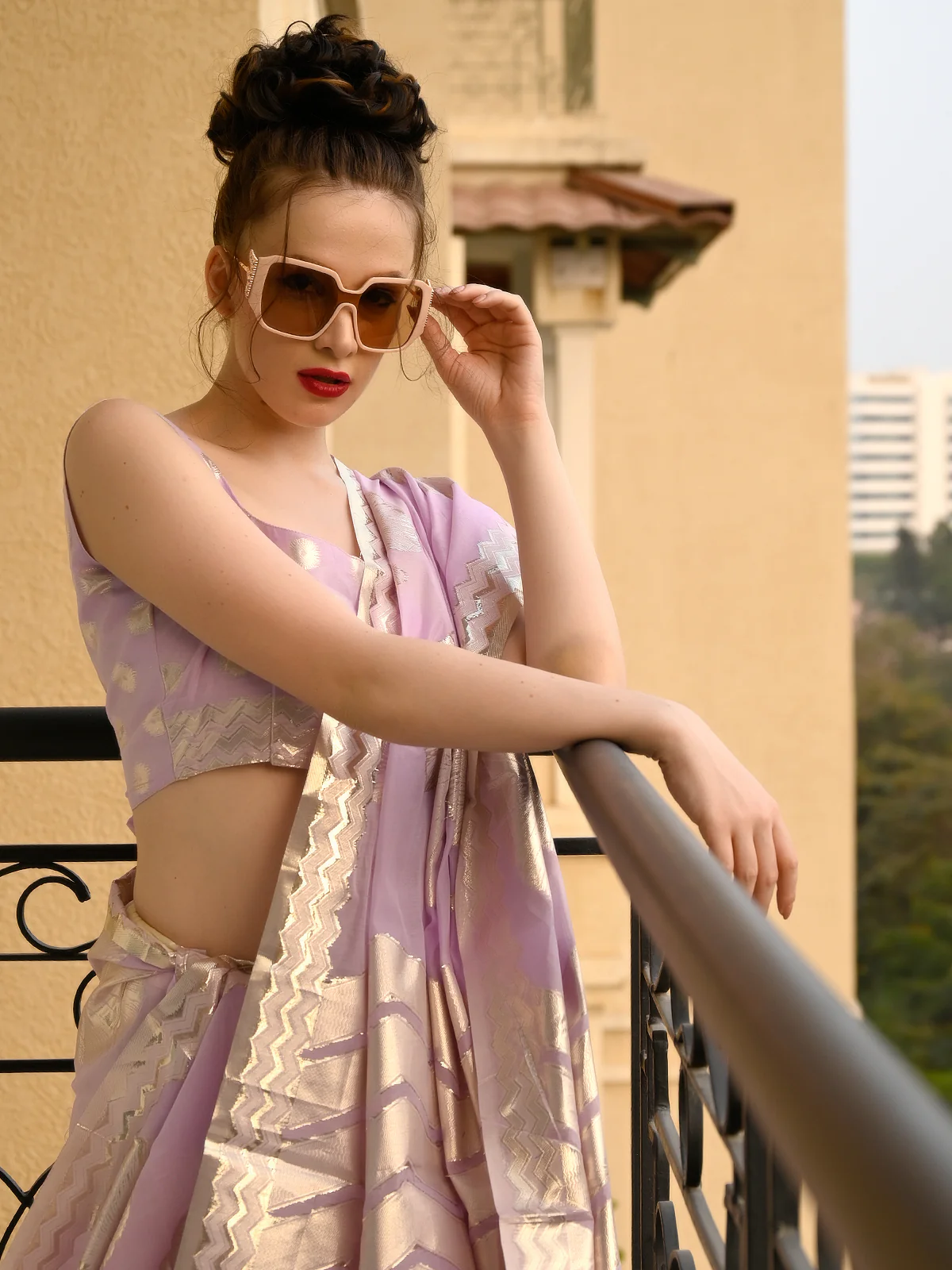 Odette Women Festive Purple Silk Blend Woven Saree With Unstitched Blouse - Image 3