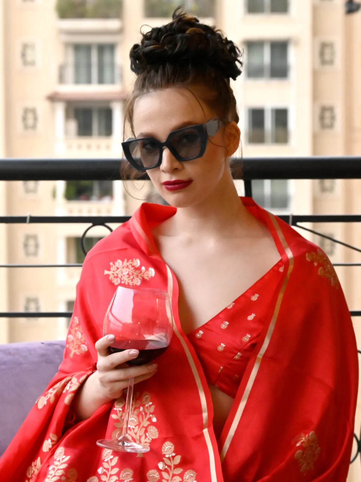 Odette Women Festive Red Satin Printed Saree With Unstitched Blouse - Image 3