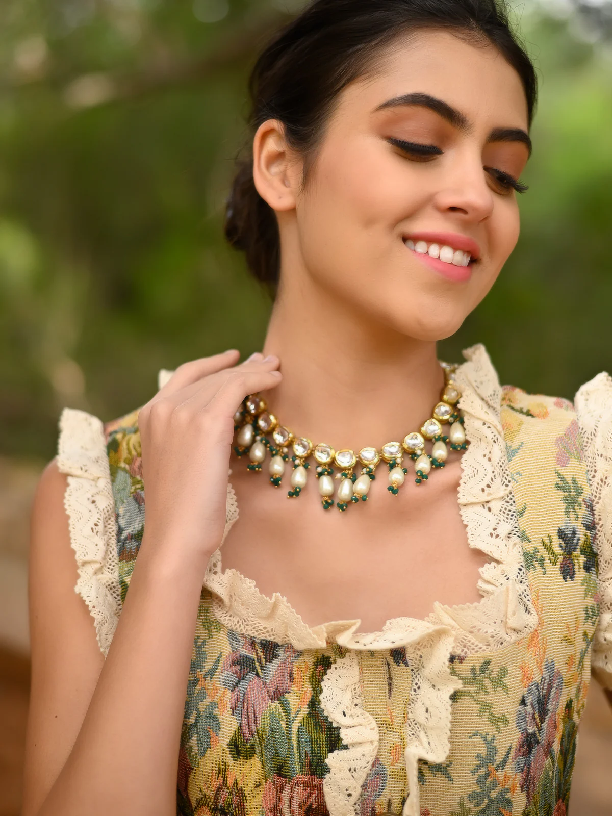 Odette Women Green And White Choker Neck Piece Set - Image 2