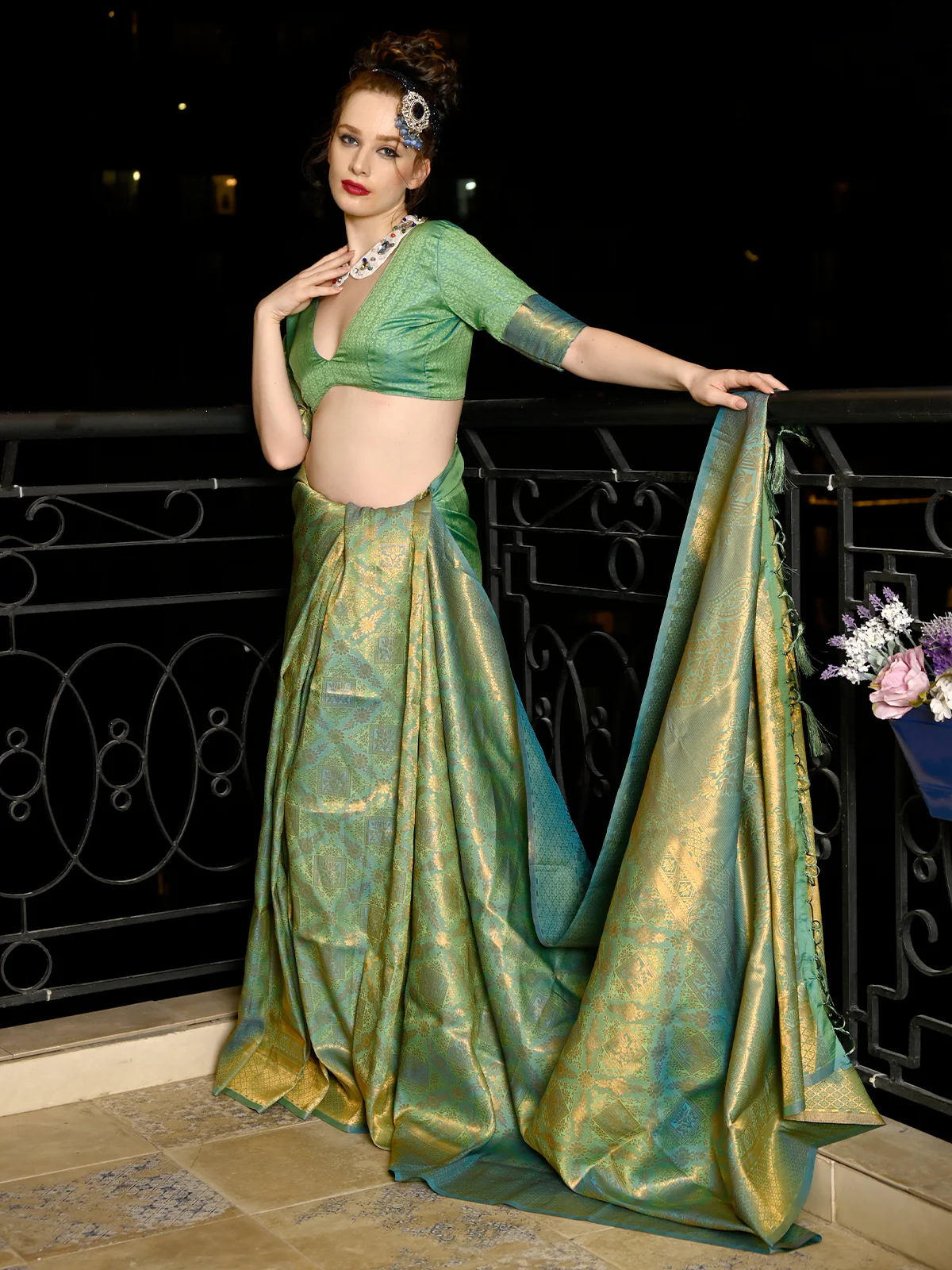 Odette Women Green Festive Woven Silk Saree With Unstitched Blouse - Image 2
