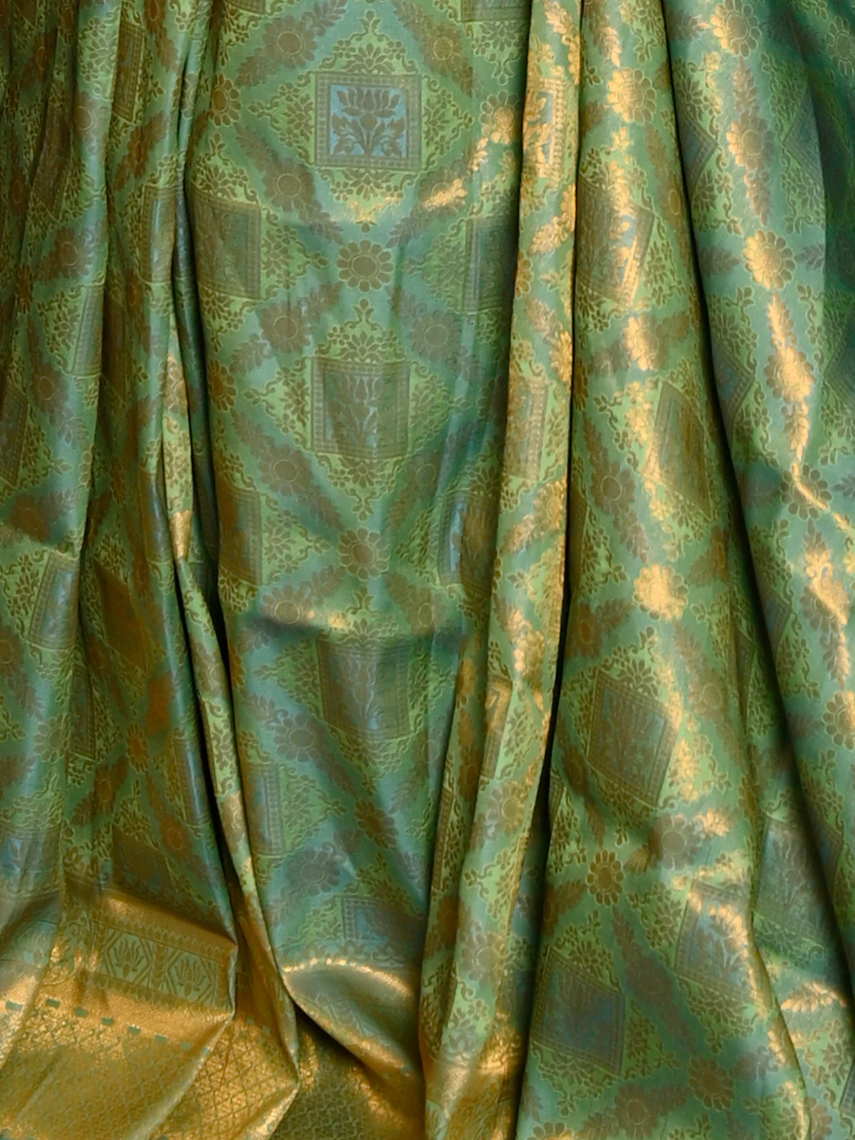 Odette Women Green Festive Woven Silk Saree With Unstitched Blouse - Image 5